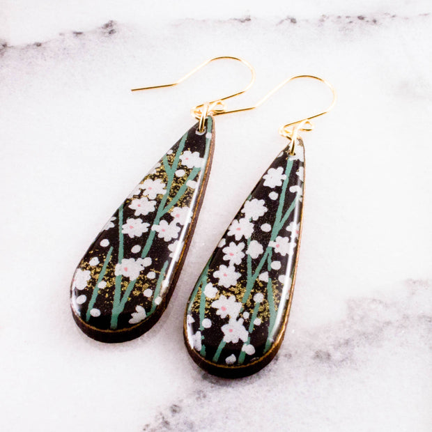 Black Daisy Teardrop Earrings