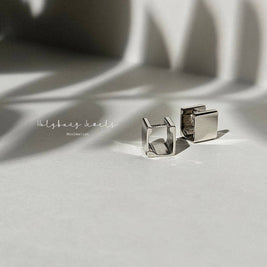 SQUARE HUGGIE EARRINGS - 6mm Silver