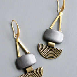 HYLE42 Artdeco Hematite earrings