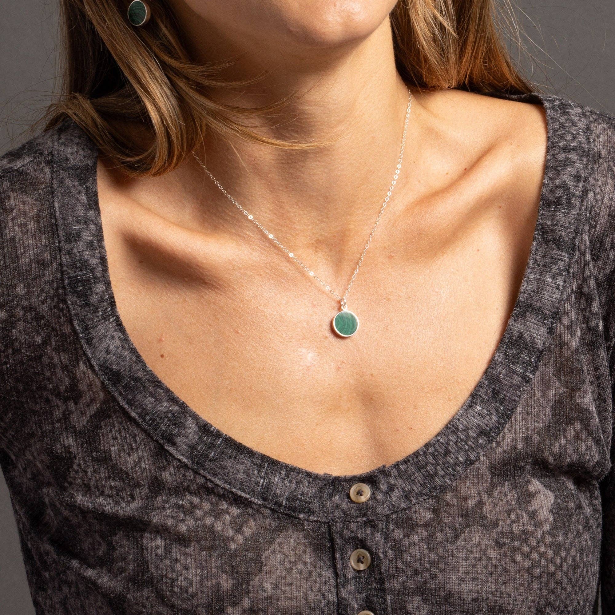 Green Malachite 925 Sterling Silver Circle Shape Pendant on Cable Chain