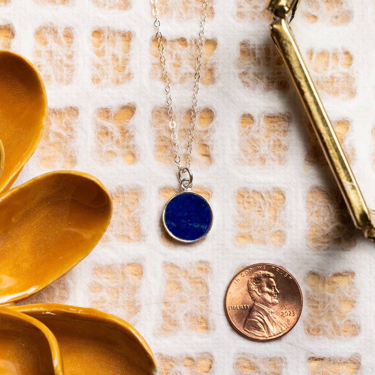 Lapis Lazuli 925 Sterling Silver Circle Shape Pendant on Cable Chain