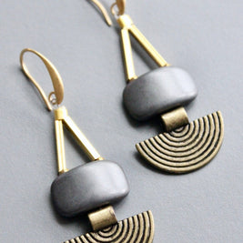 HYLE42 Artdeco Hematite earrings