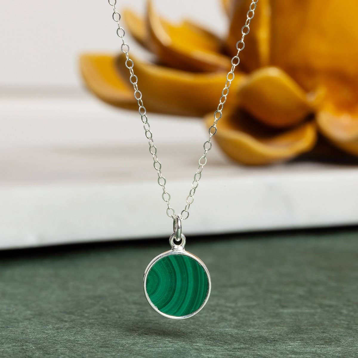 Green Malachite 925 Sterling Silver Circle Shape Pendant on Cable Chain