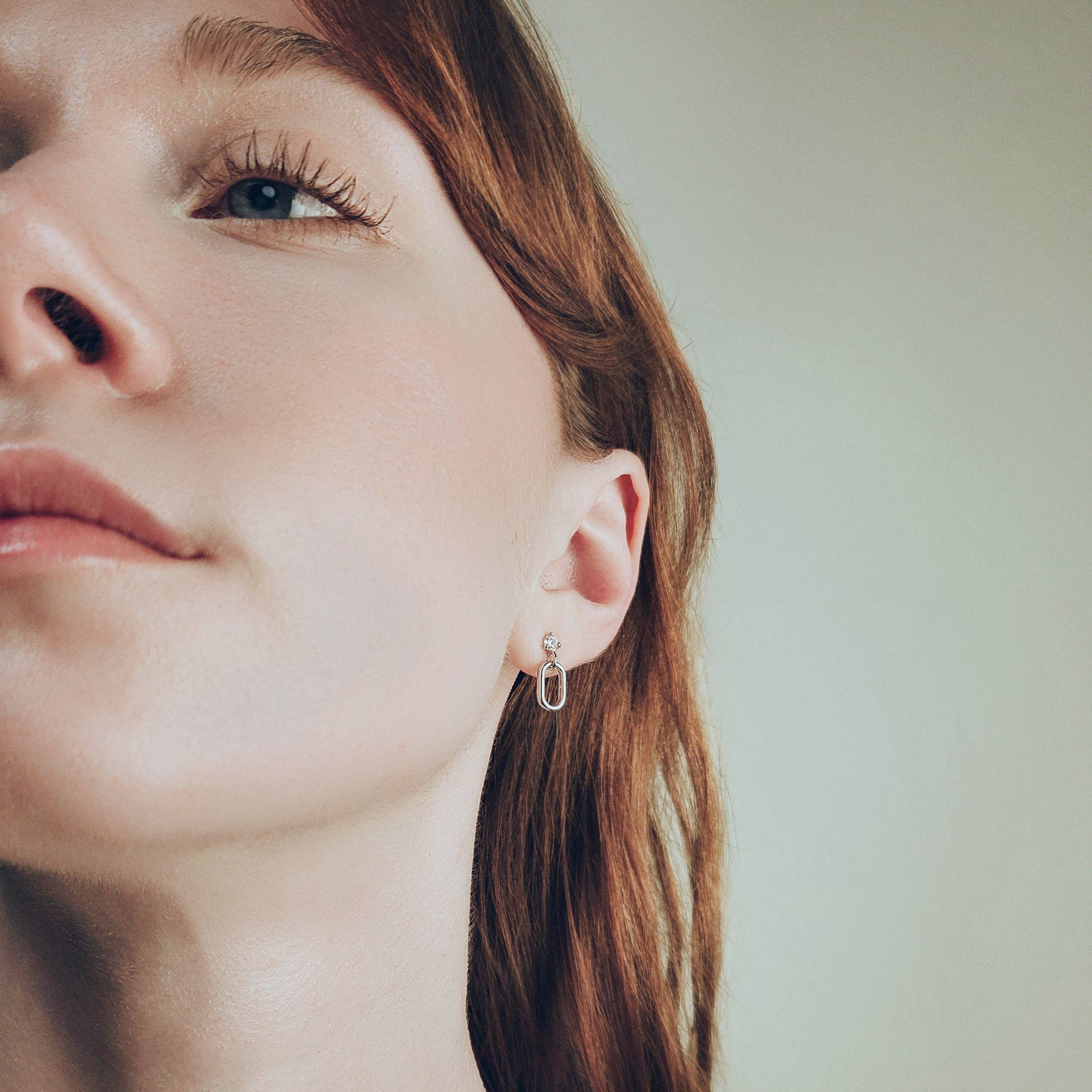 OVAL LINKED CRYSTAL DROP EARRINGS - Silver