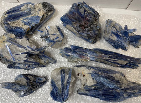 KYANITE PIECE (blue)