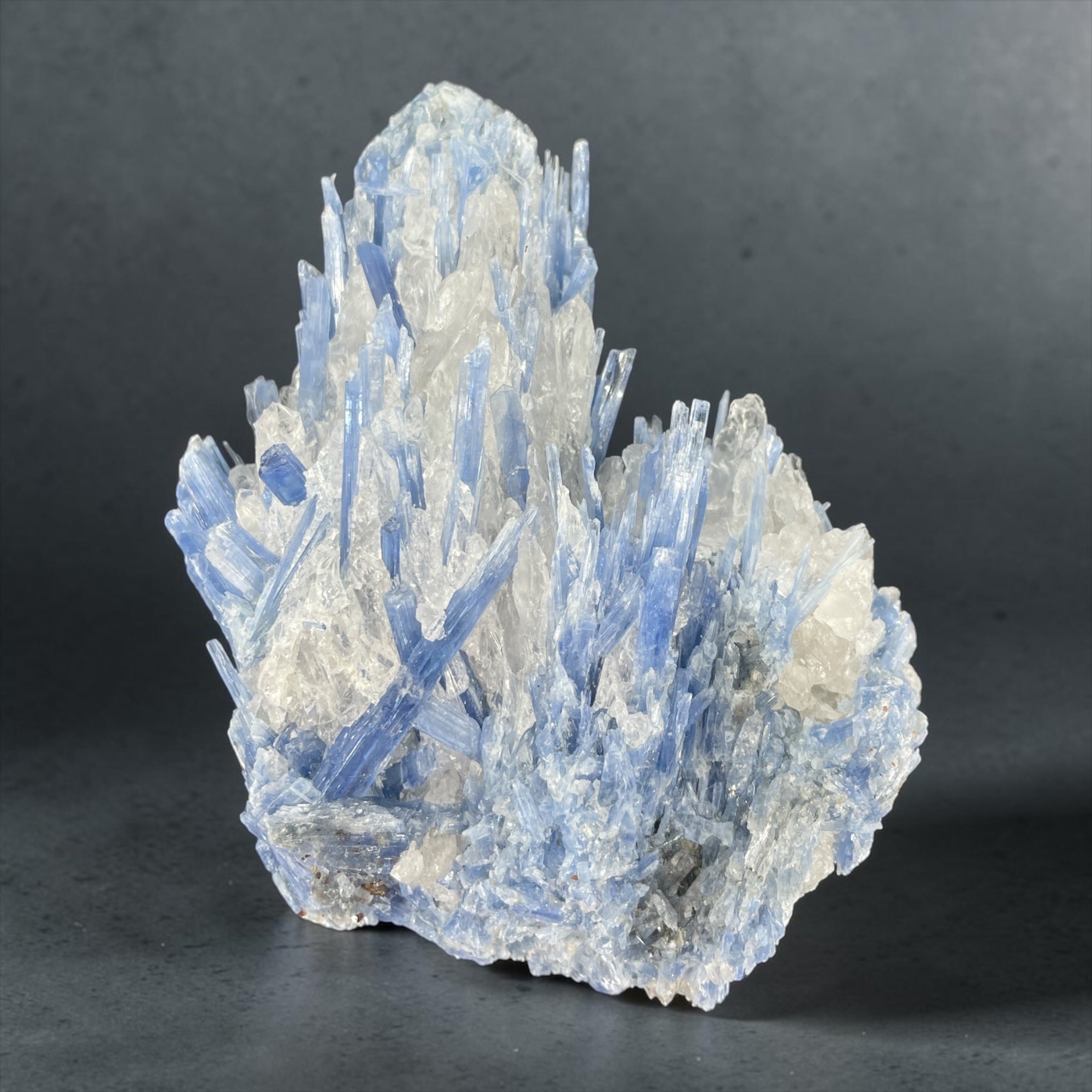 KYANITE specimen - 4