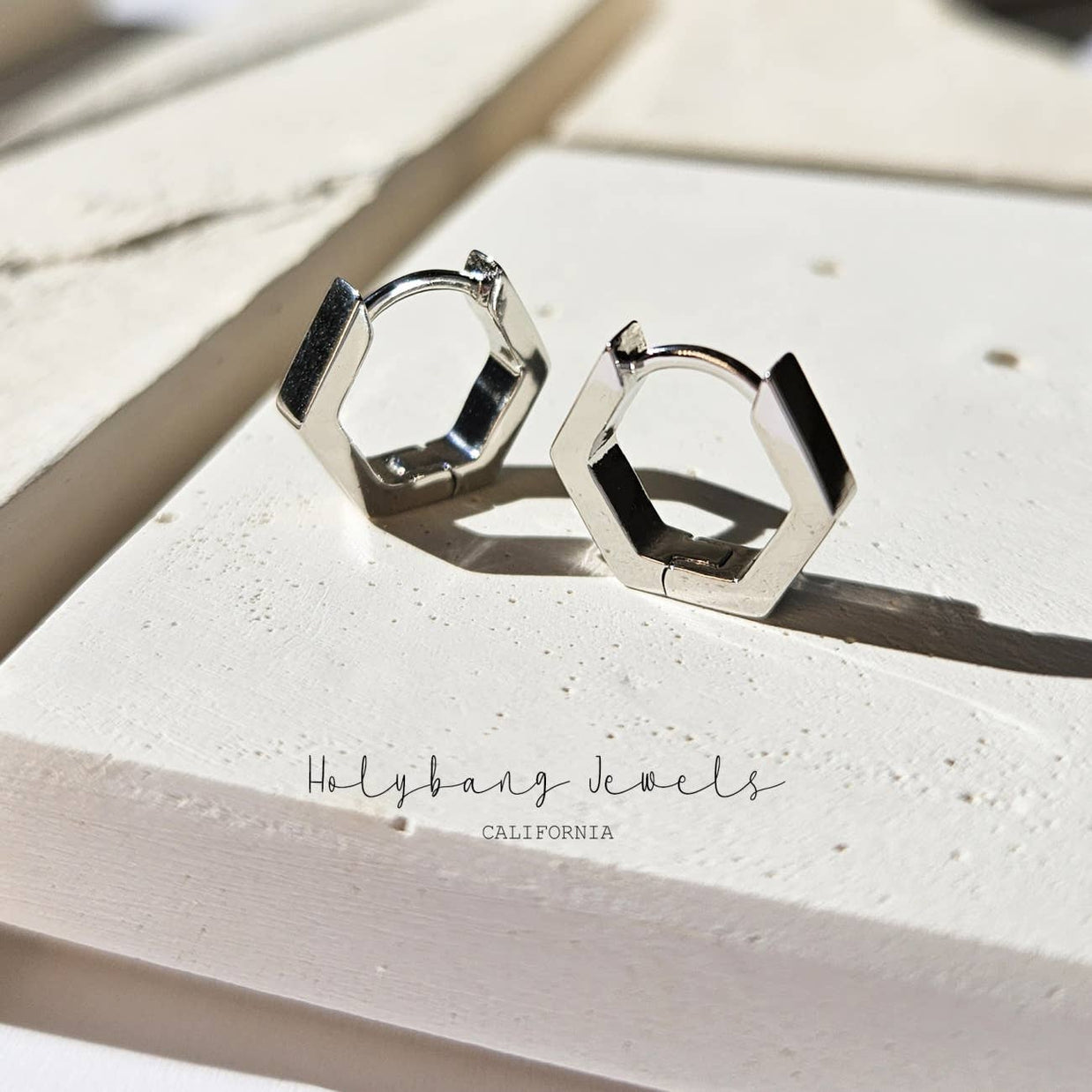 HEXAGON HUGGIE EARRINGS - Silver