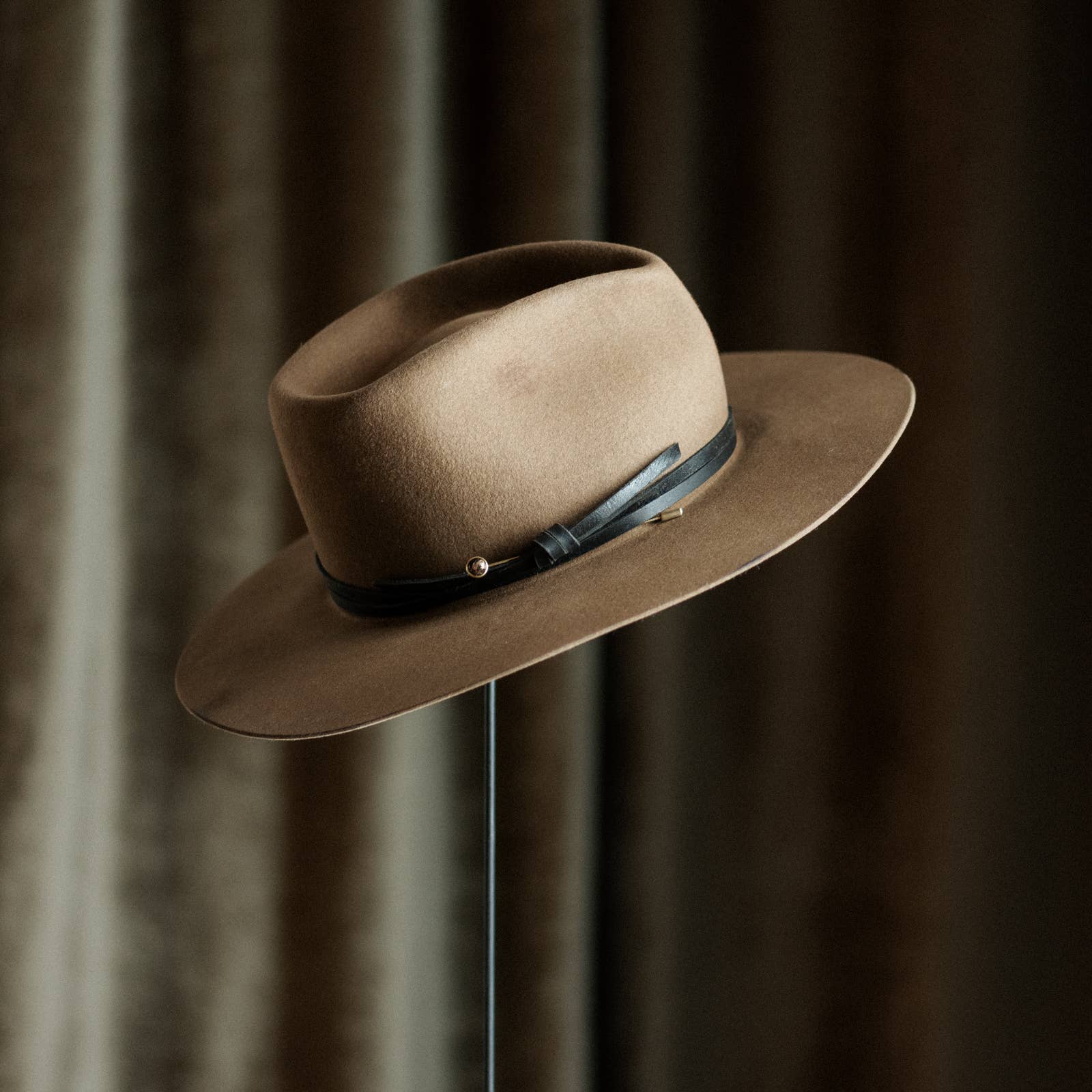 Hyalite Hat Pin // Copper Obsidian // 3.5